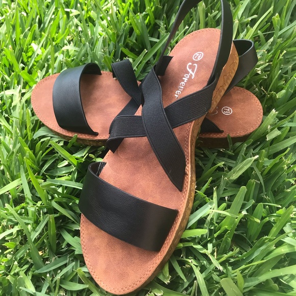 Sandy 🌼 Black strap sandals - Picture 2 of 3